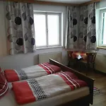 Biobauernhof Und Riederbauer Lantgård *